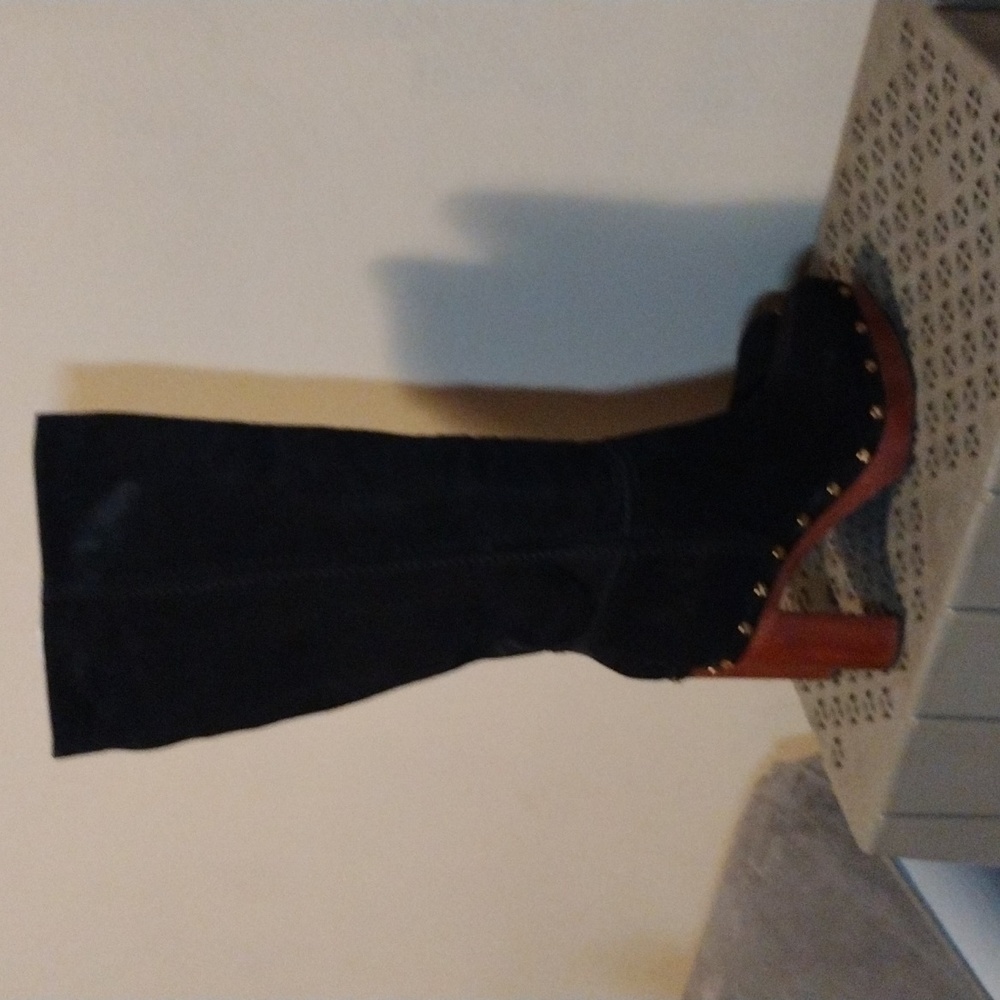 VERONICA BEARD SUEDE BOOTS